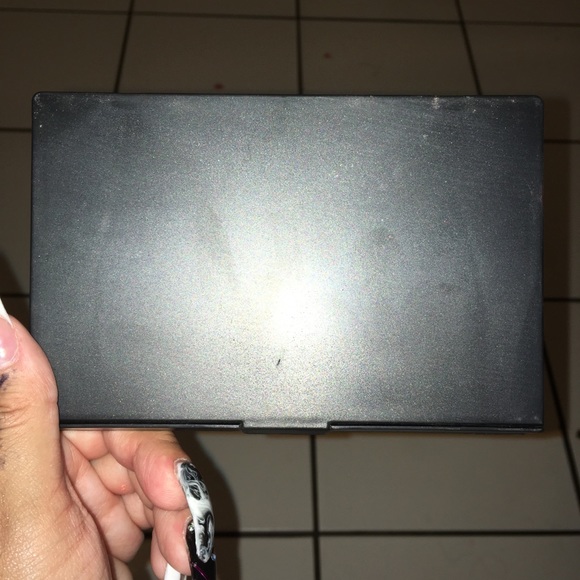 Makeup - Picture 2 of 4